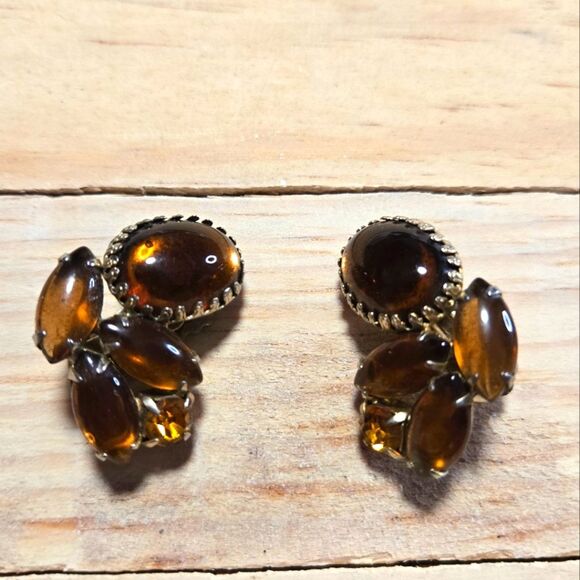 Juliana Vintage Brown Cluster Earrings with Amber Stones Gold Tone Clipon - Picture 2 of 4